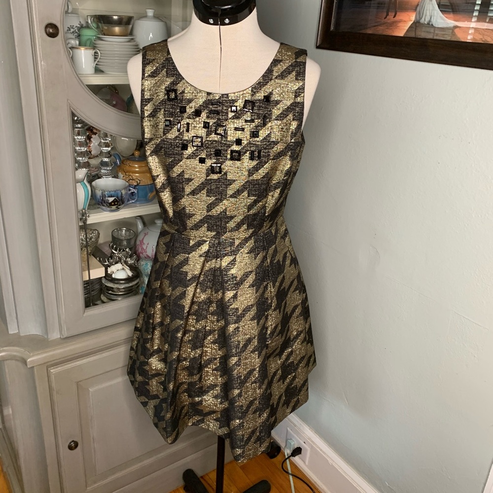 Gold and black houndstooth beaded dress pockets